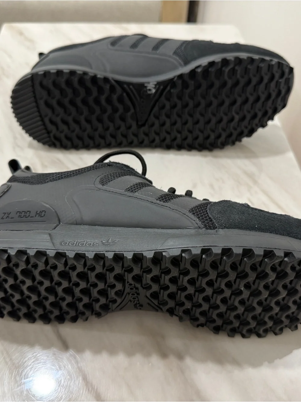 adidas ZX 700 HD Sneakers - Black size 9.